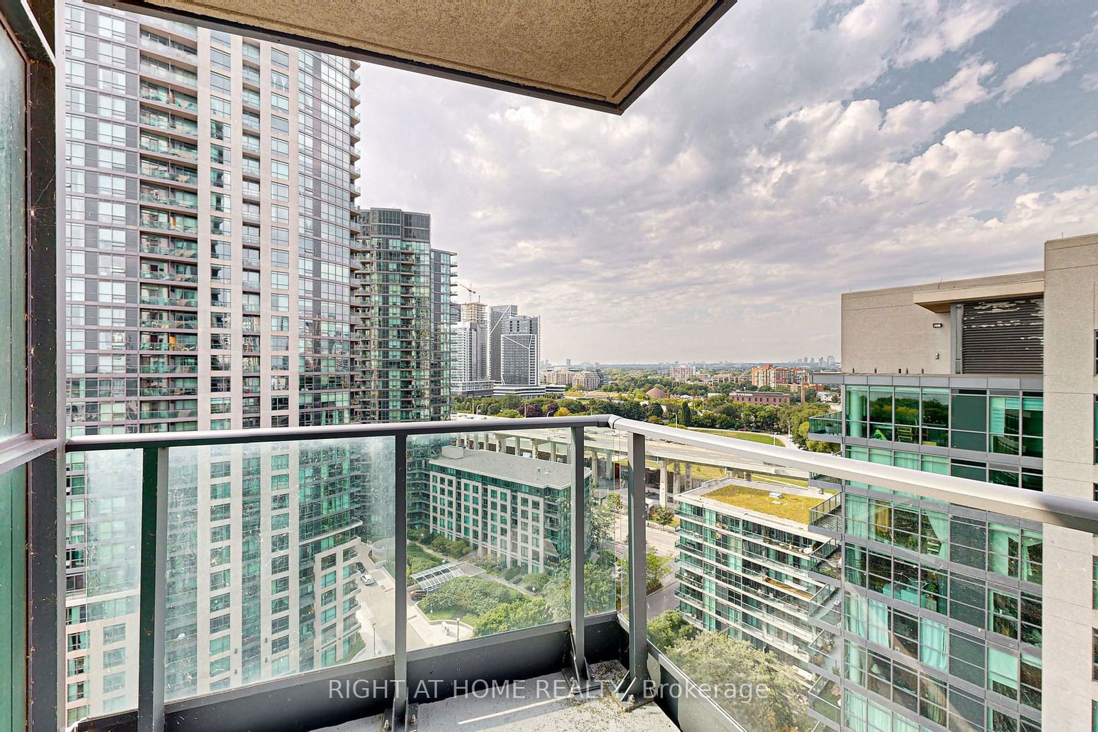 215 Fort York Blvd, unit 1710 for rent