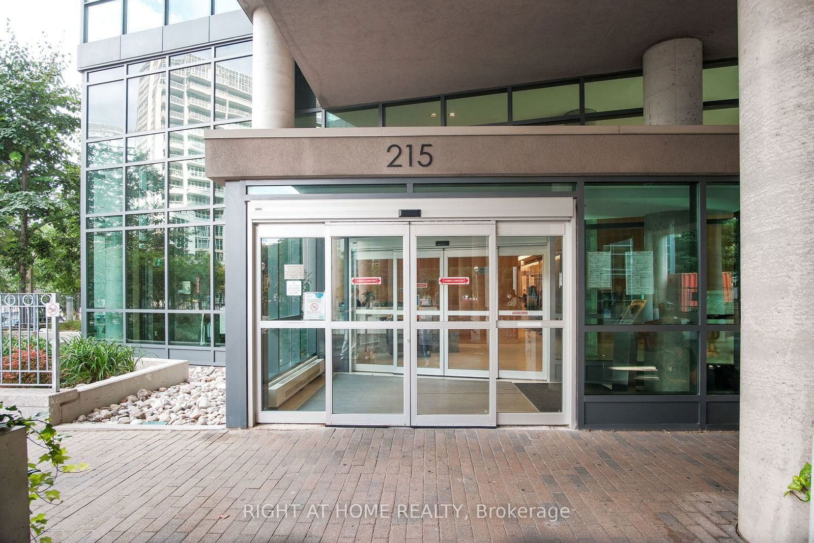 215 Fort York Blvd, unit 1710 for rent - image #4