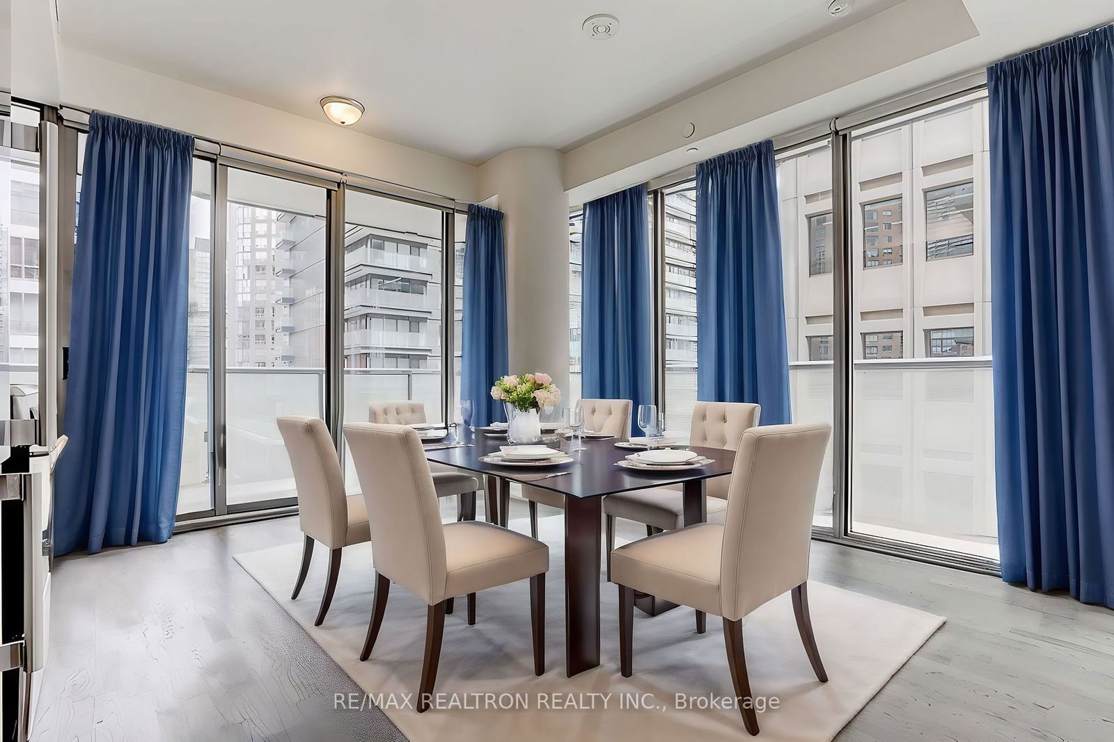 57 St Joseph St, unit 1008 for sale - image #3