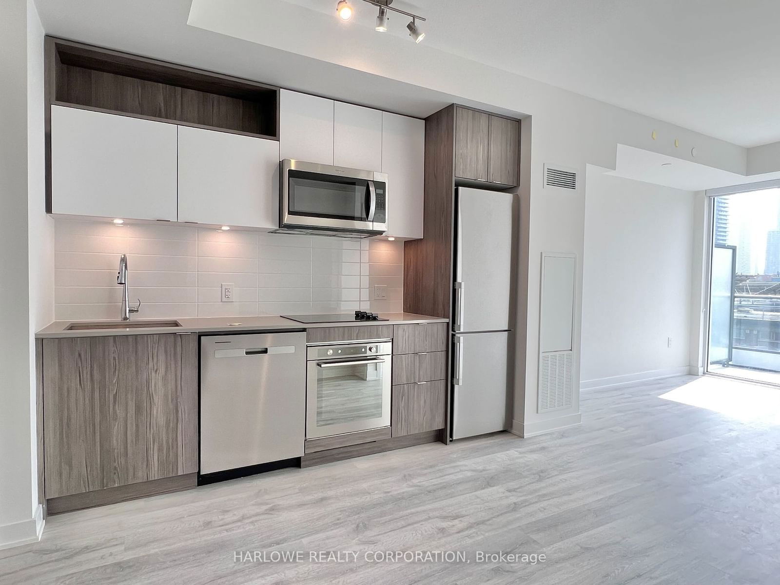 121 Lower Sherbourne St, unit 755 SW for rent - image #2