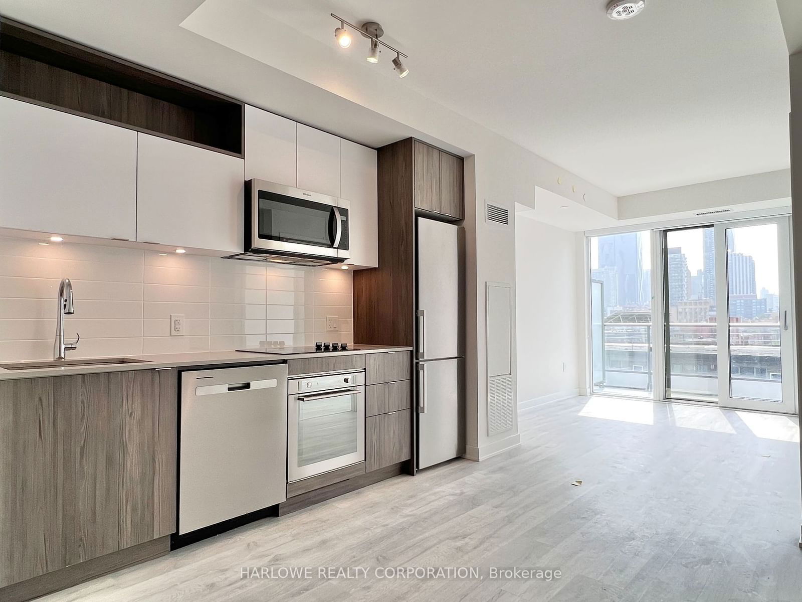 121 Lower Sherbourne St, unit 755 SW for rent - image #4