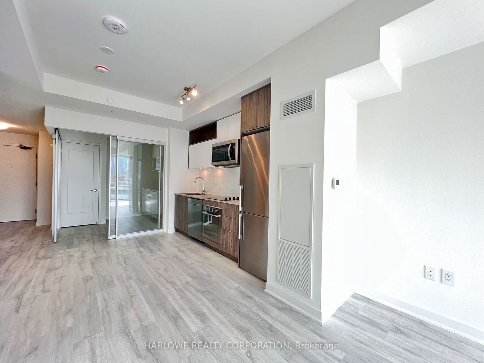 121 Lower Sherbourne St, unit 755 SW for rent - image #8