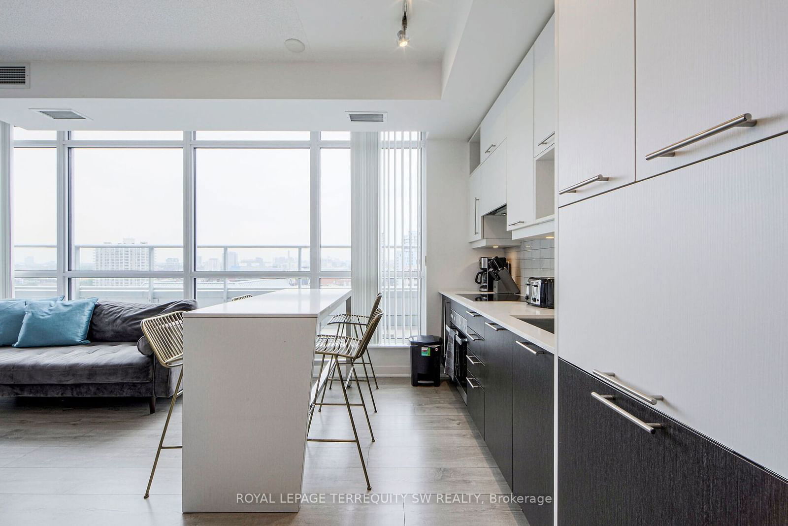 199 Richmond St, unit 1707 for sale - image #13