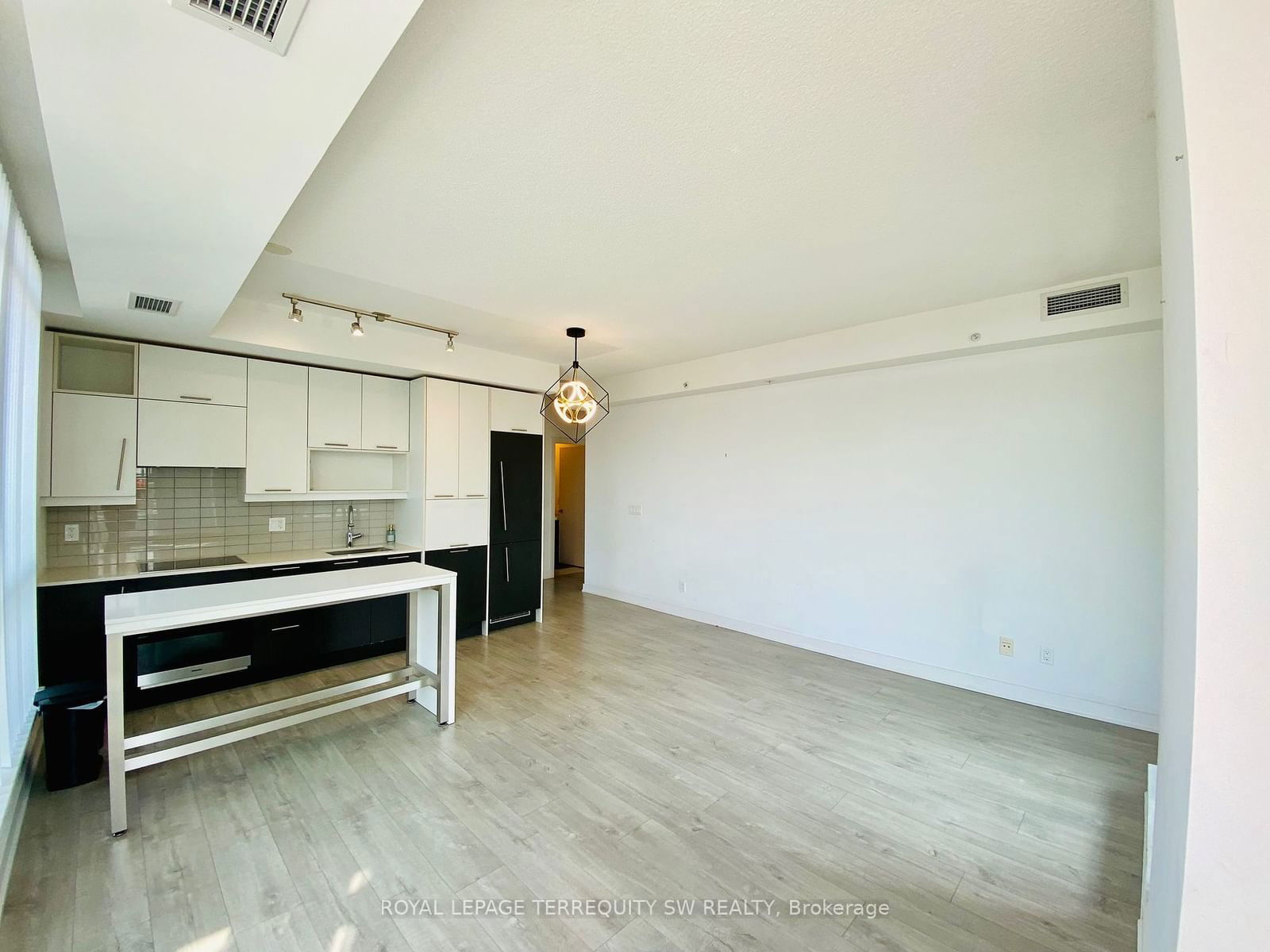 199 Richmond St, unit 1707 for sale