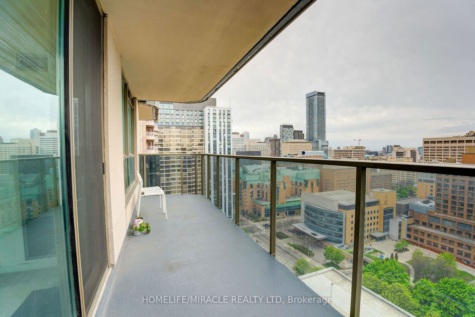 750 Bay St, unit 2705 for sale