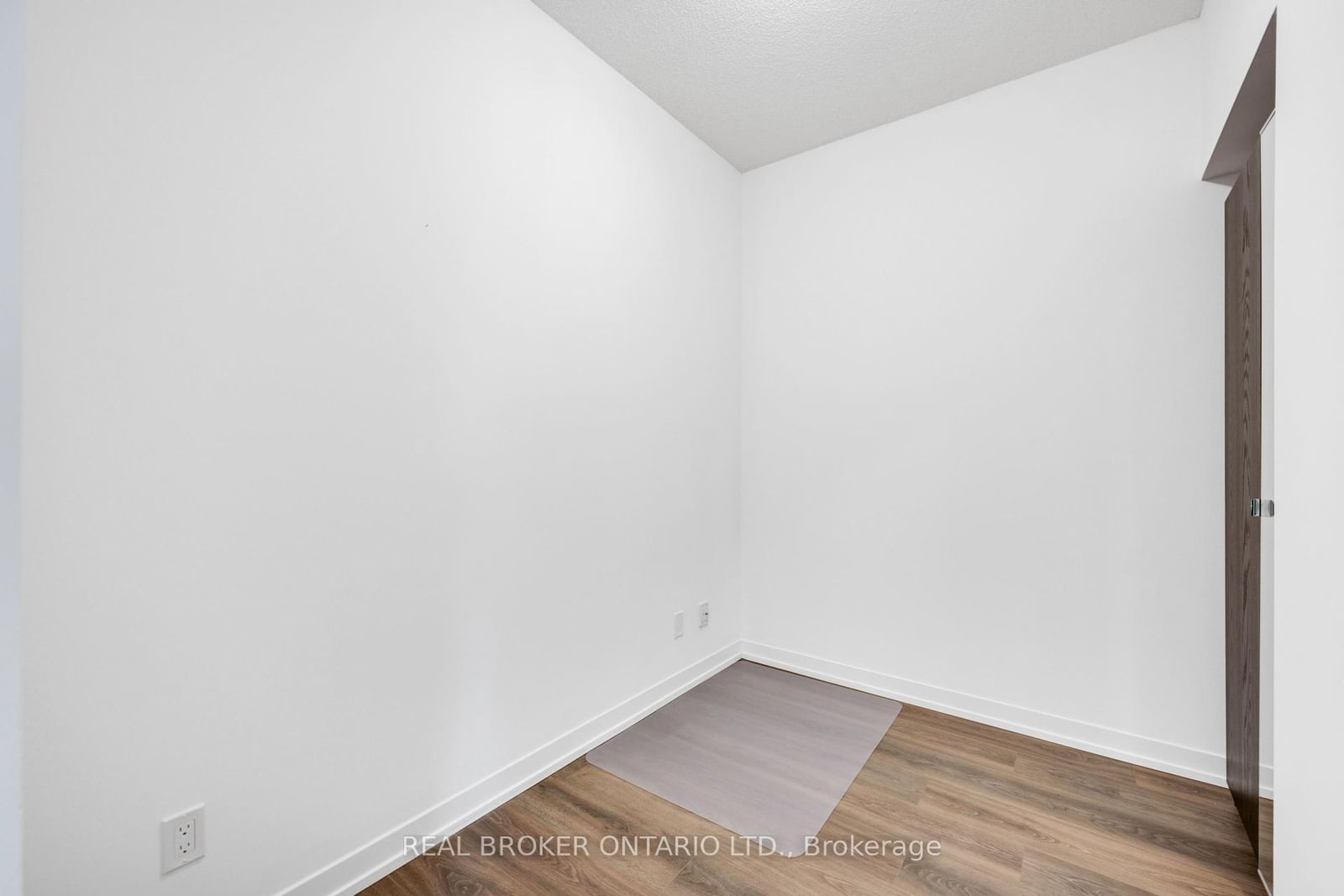 87 Peter St, unit 1607 for rent