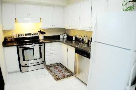 33 Harbour Sq, unit 1240 for rent - image #3