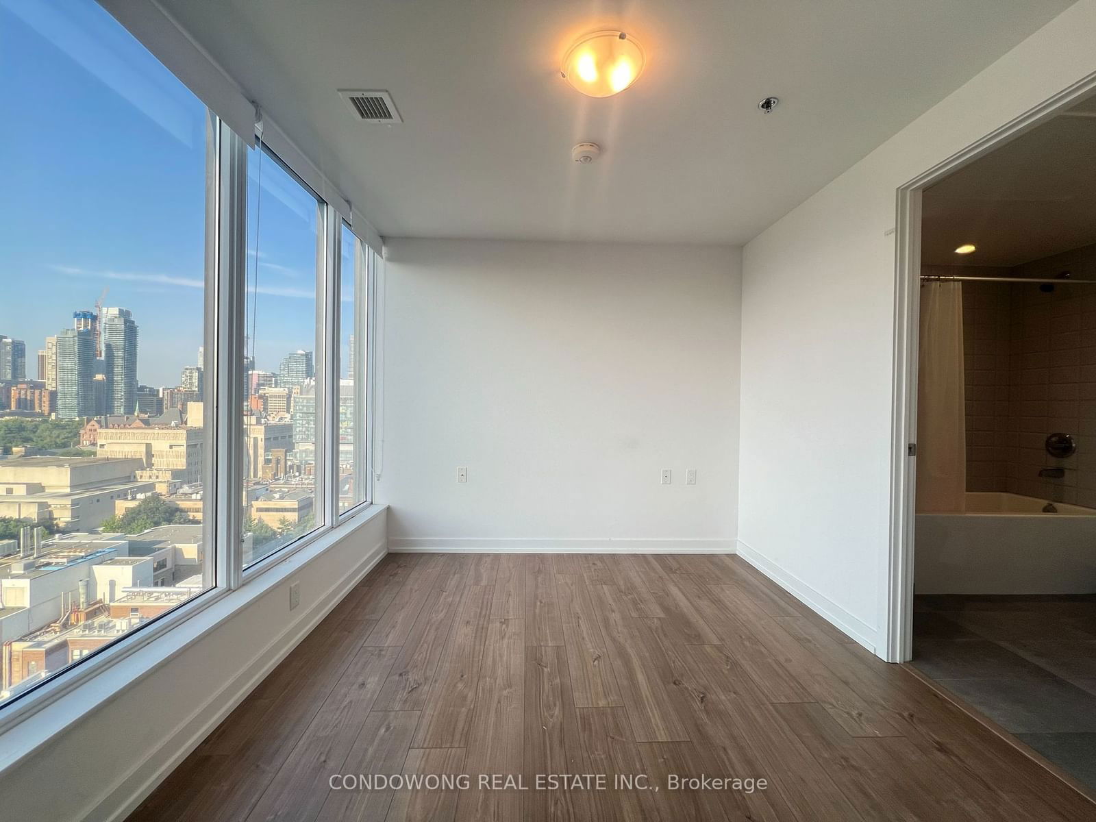 203 College St, unit 1704 for rent - image #8