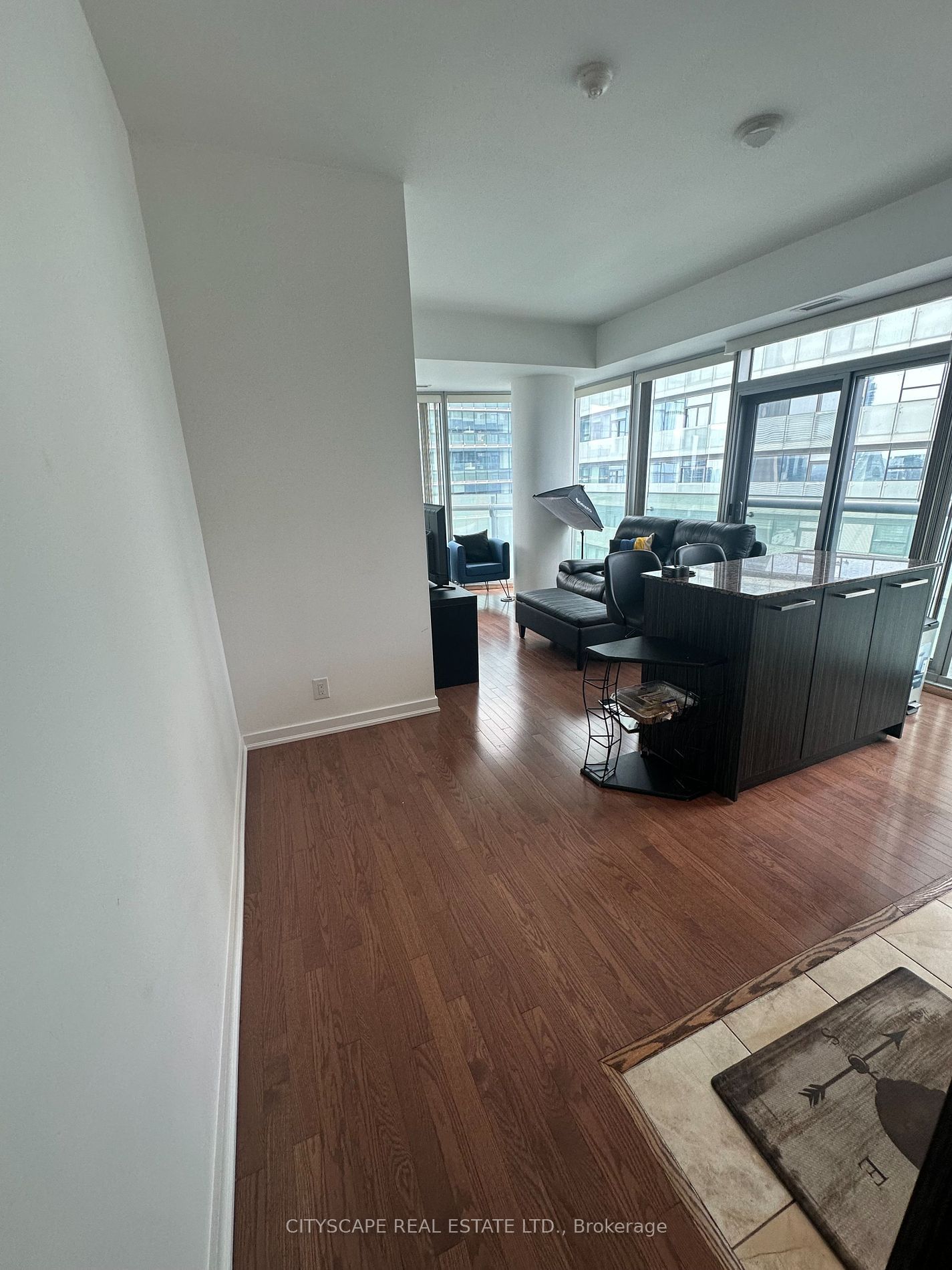 12 York St, unit 3910 for rent