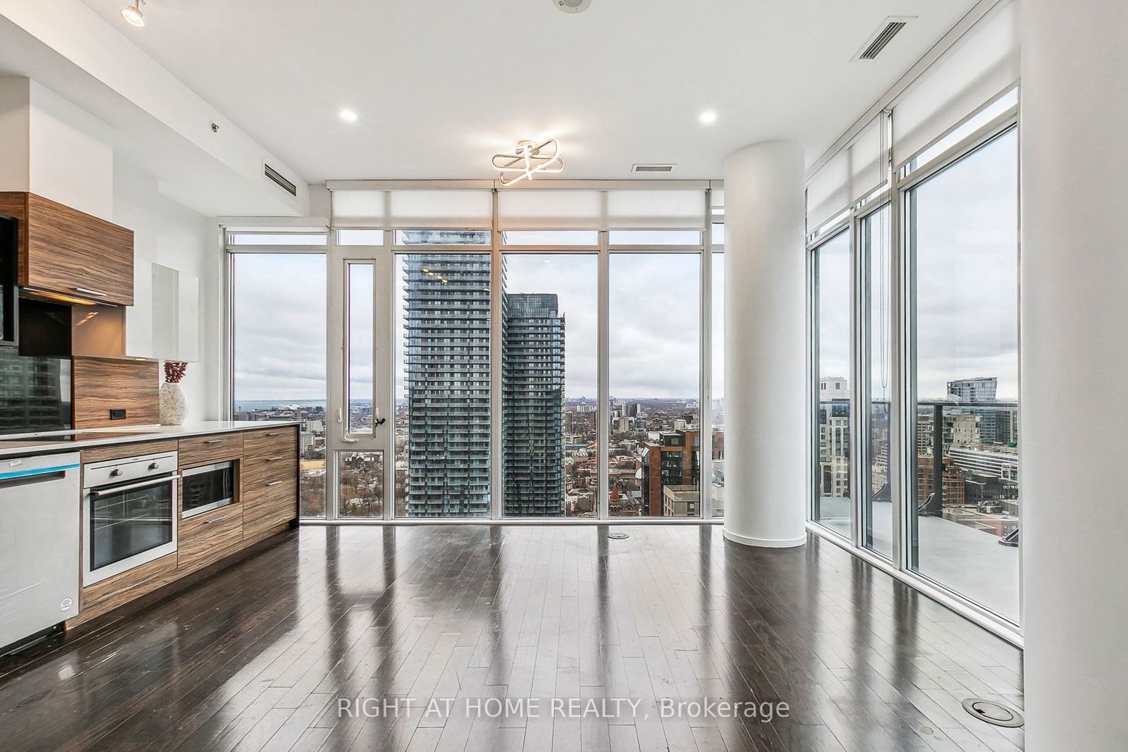 75 St Nicholas St, unit 3506 for rent - image #2