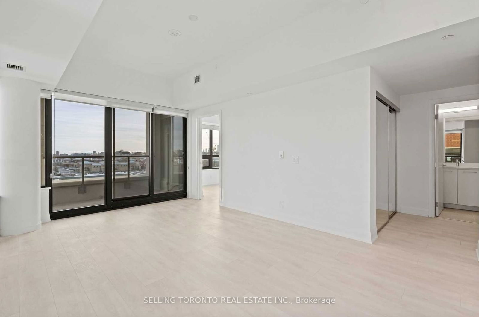 33 Frederick Todd Way, unit 606 for sale - image #5