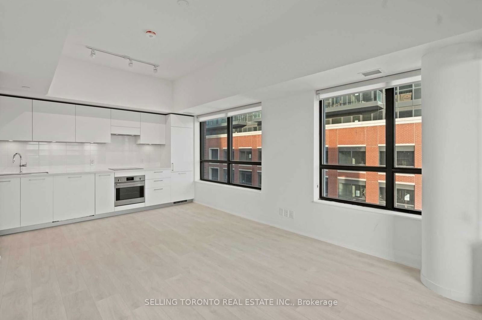 33 Frederick Todd Way, unit 606 for sale - image #7