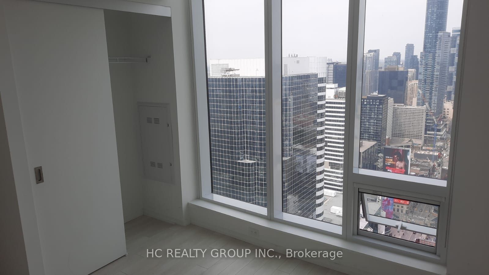 197 Yonge St, unit 4601 for sale