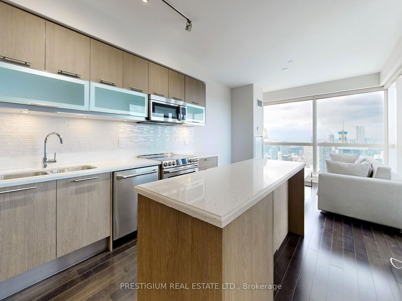 388 Yonge St, unit 6901 for sale