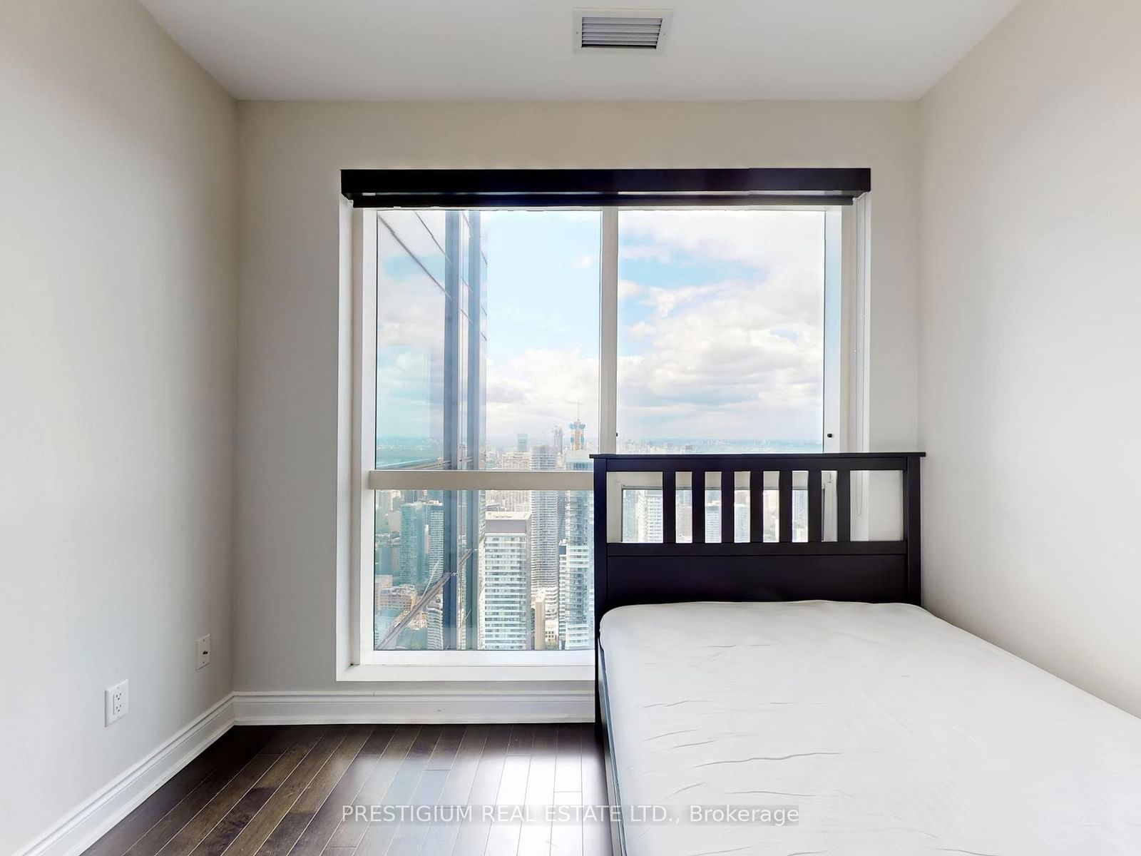 388 Yonge St, unit 6901 for sale - image #16