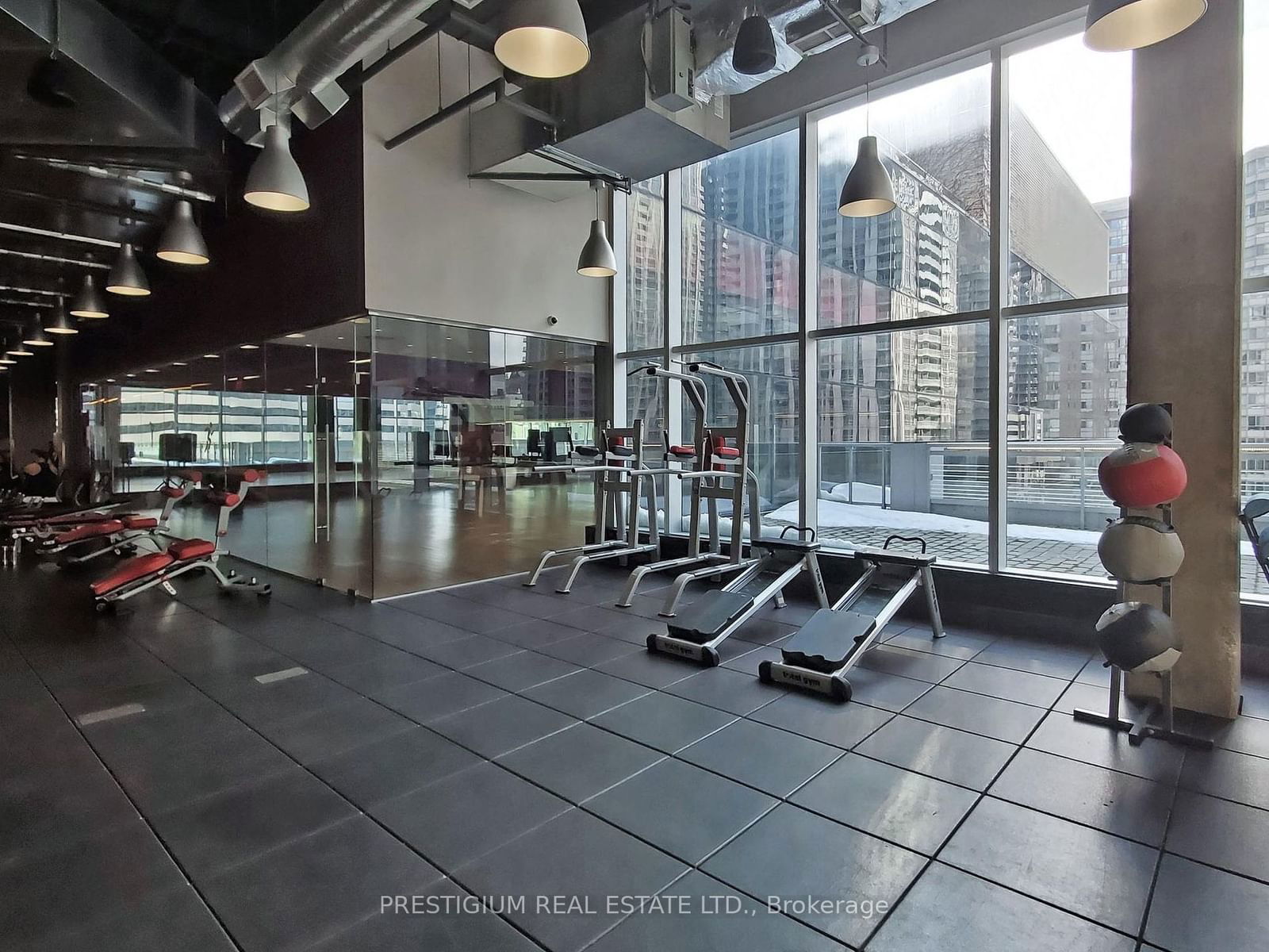 388 Yonge St, unit 6901 for sale - image #30