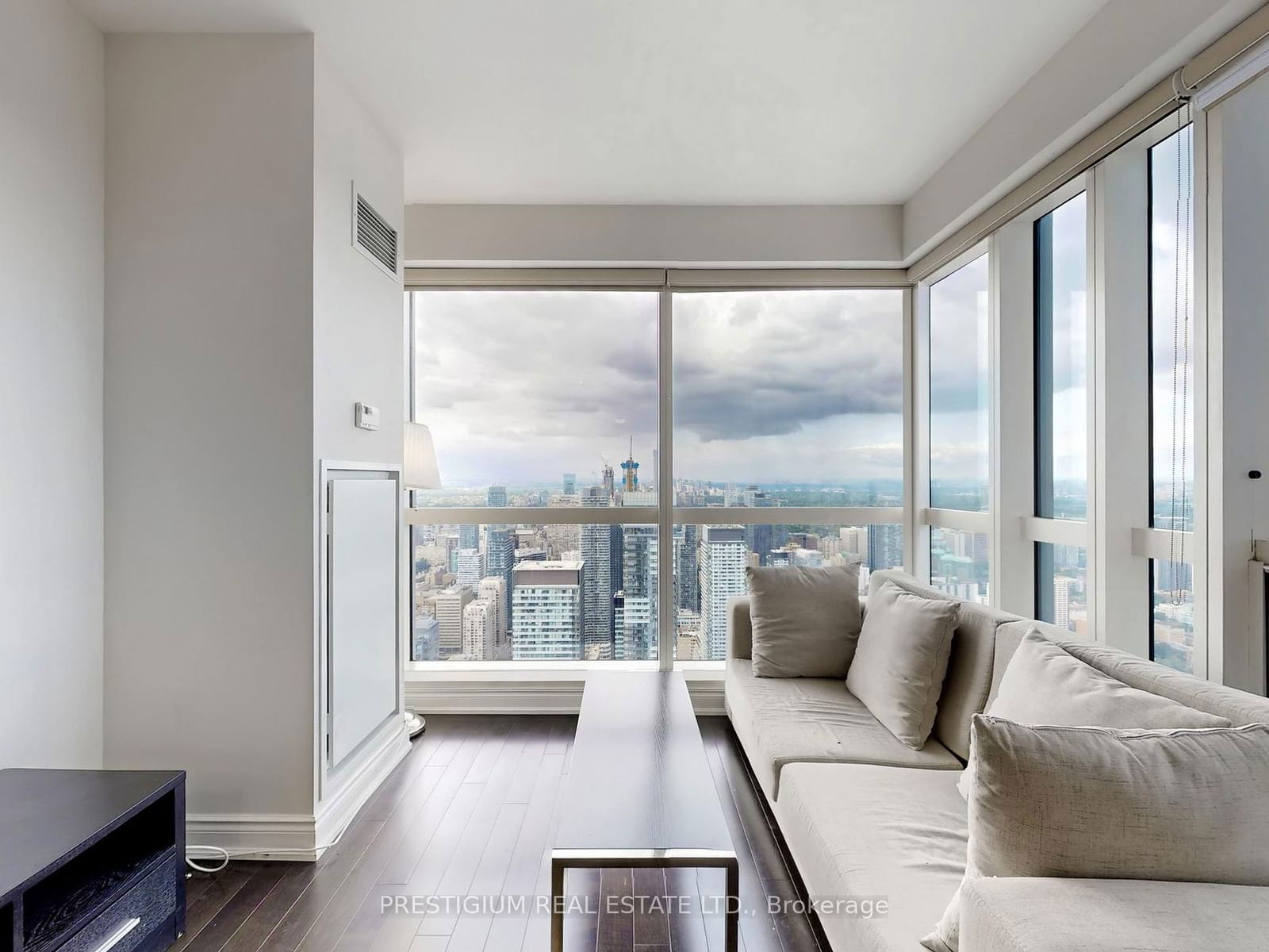 388 Yonge St, unit 6901 for sale - image #6