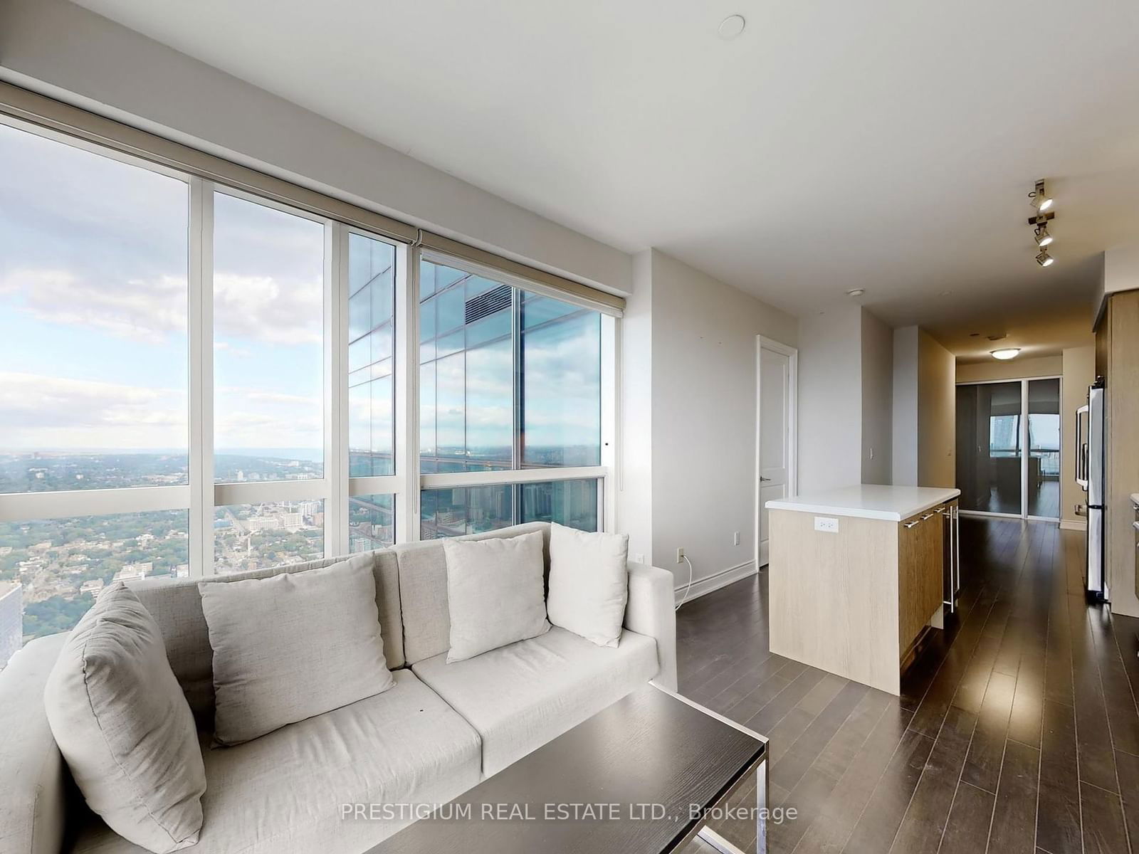 388 Yonge St, unit 6901 for sale - image #9