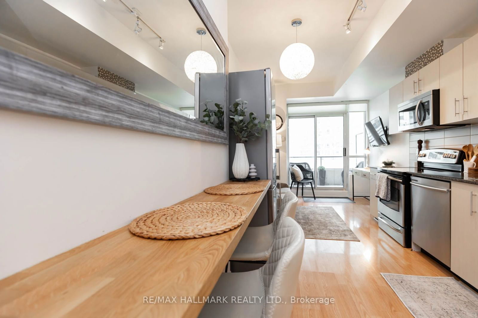 12 Yonge St, unit 409 for sale - image #16