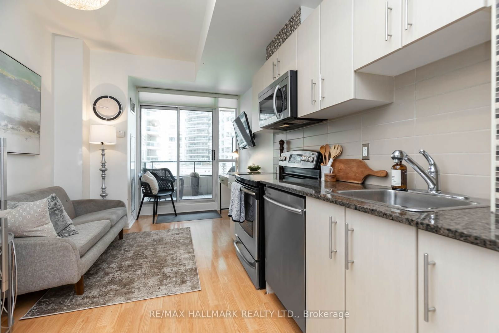 12 Yonge St, unit 409 for sale - image #2