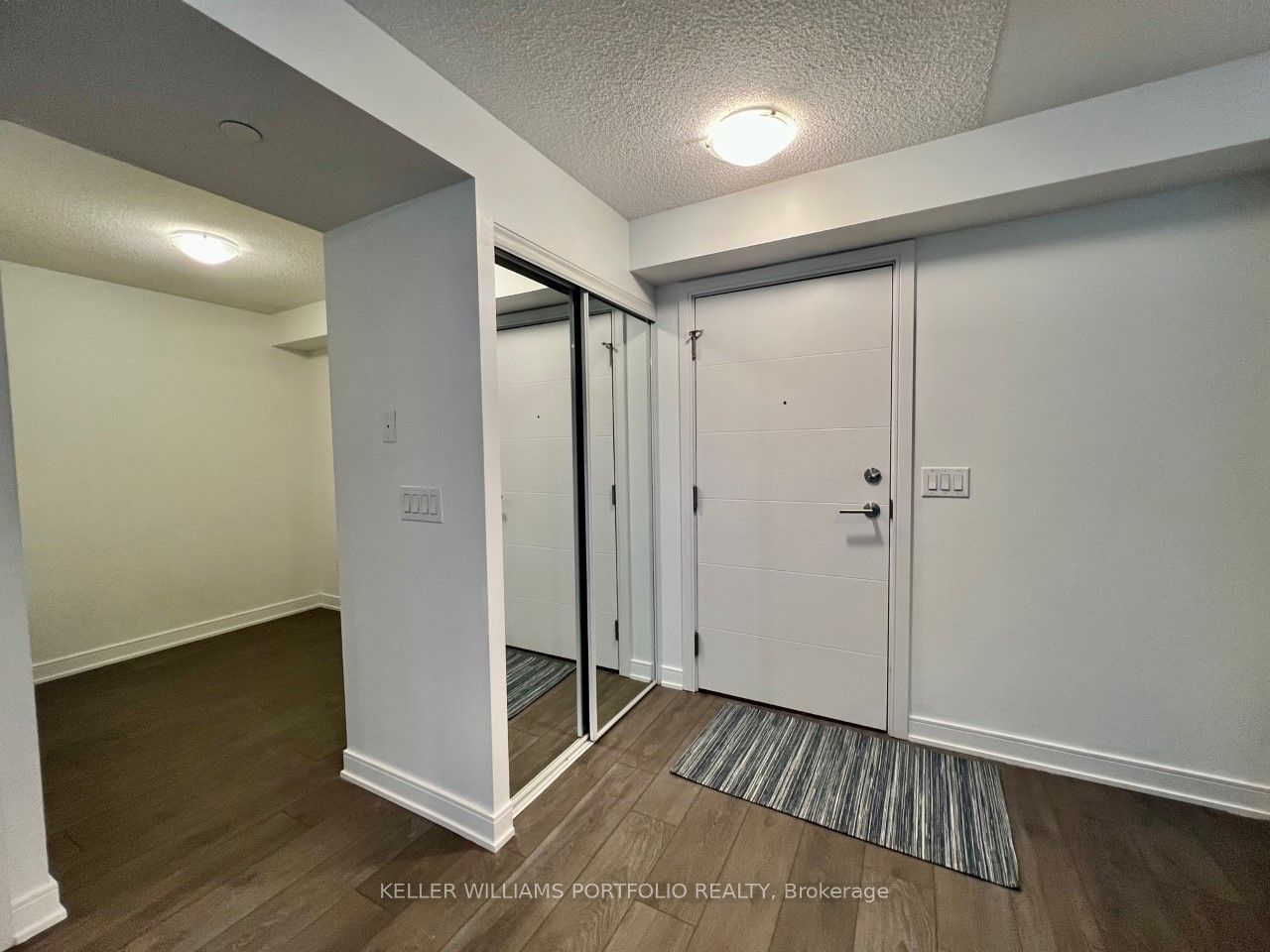 525 Adelaide St W, unit 1027 for rent - image #5