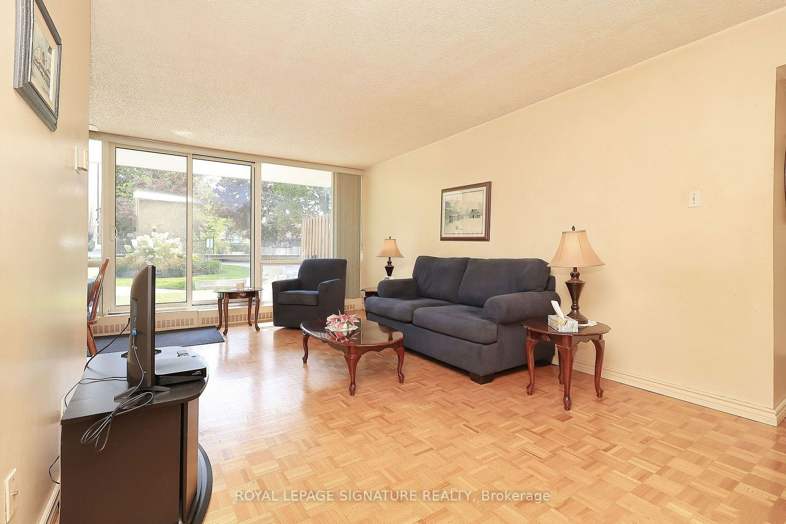 20 Sunrise Ave, unit 114 for sale - image #5