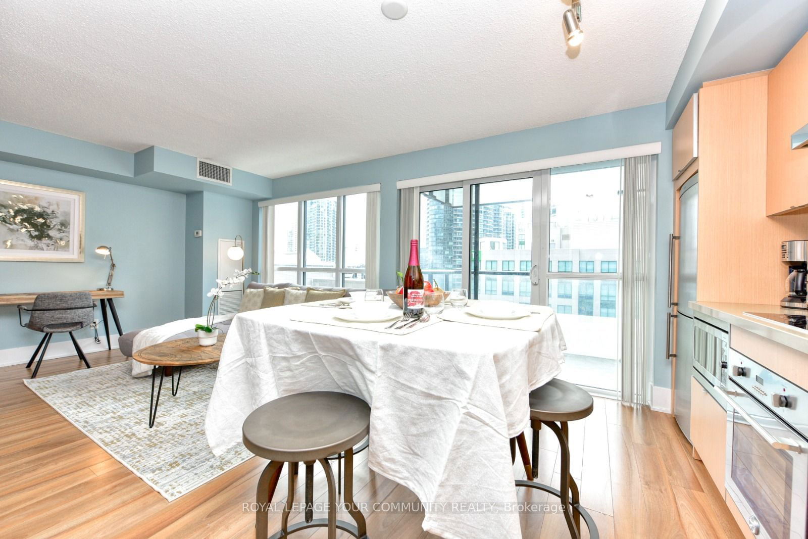 300 Front St, unit 1014 for sale