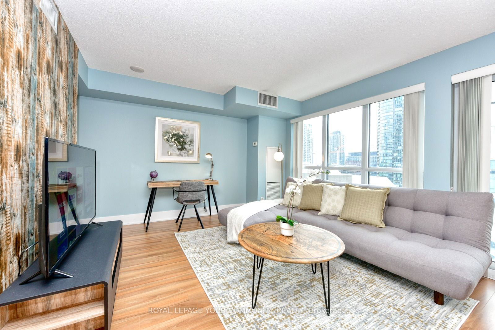 300 Front St, unit 1014 for sale