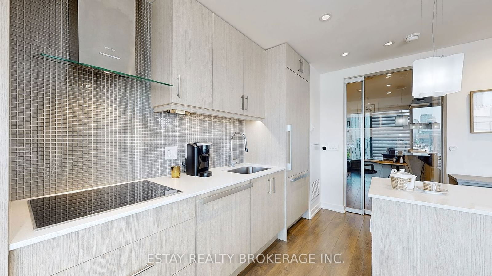 297 College St, unit 1601 for sale - image #10