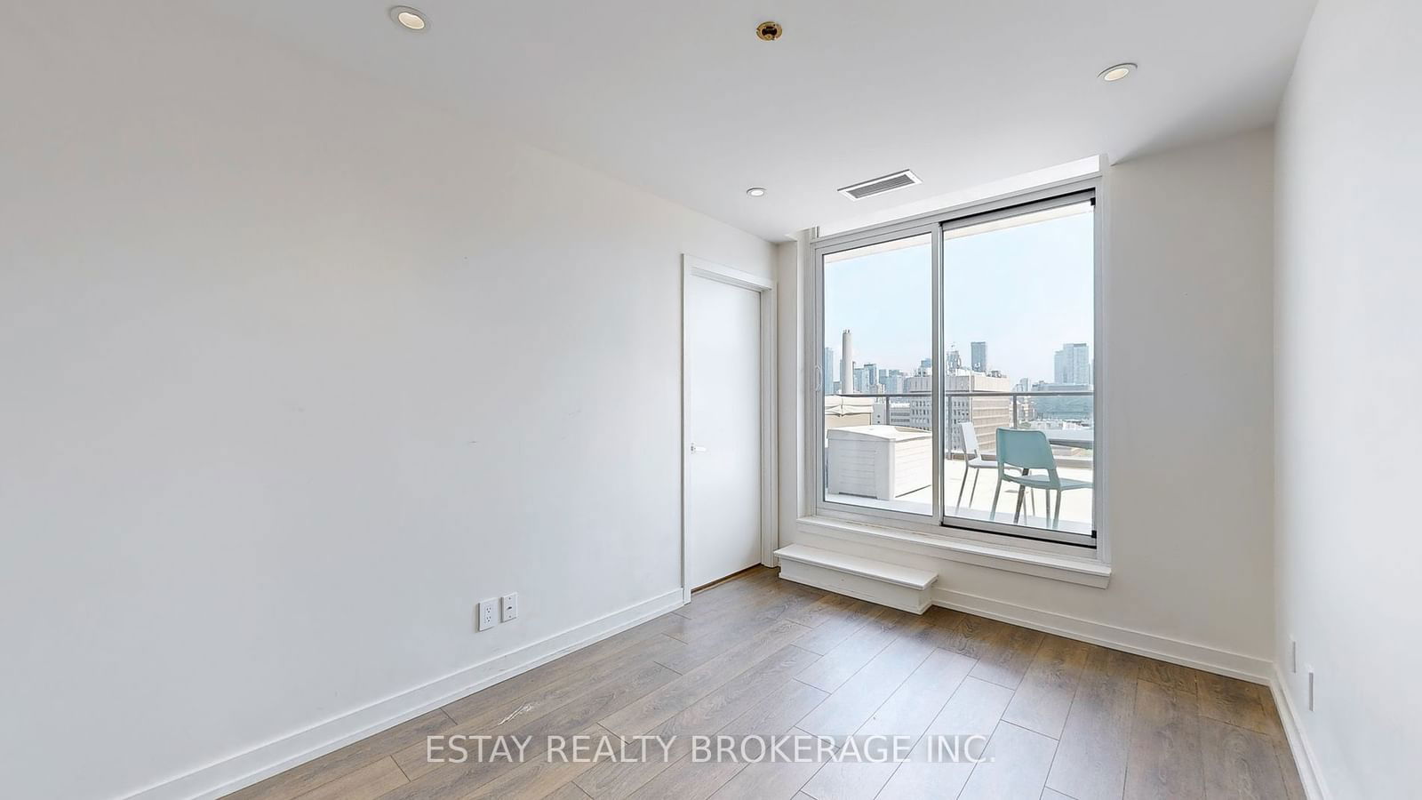 297 College St, unit 1601 for sale - image #17