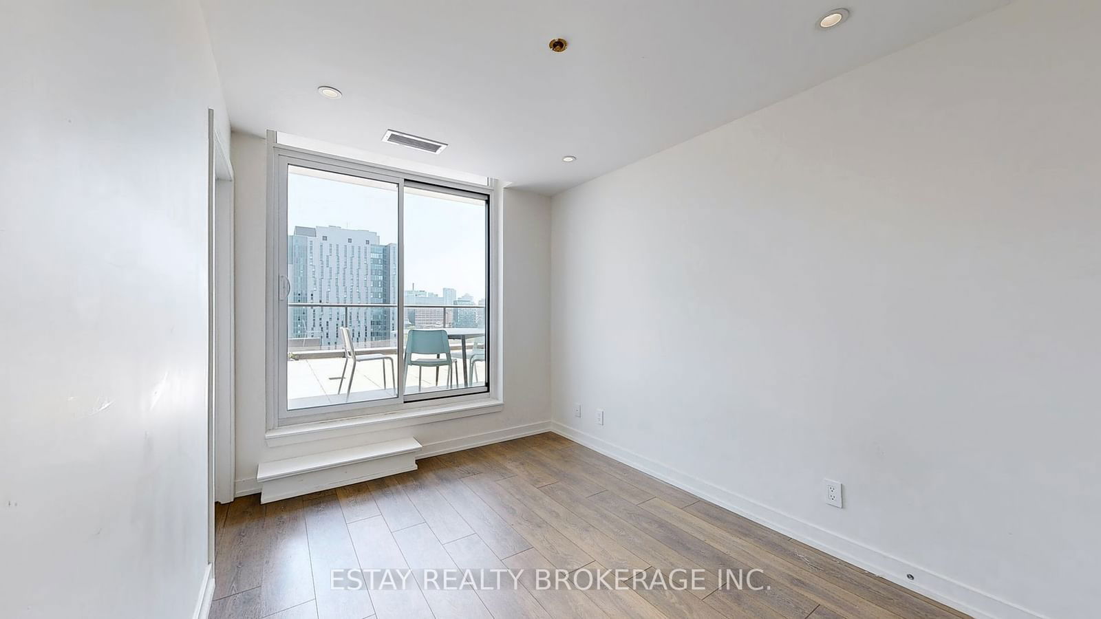 297 College St, unit 1601 for sale - image #18