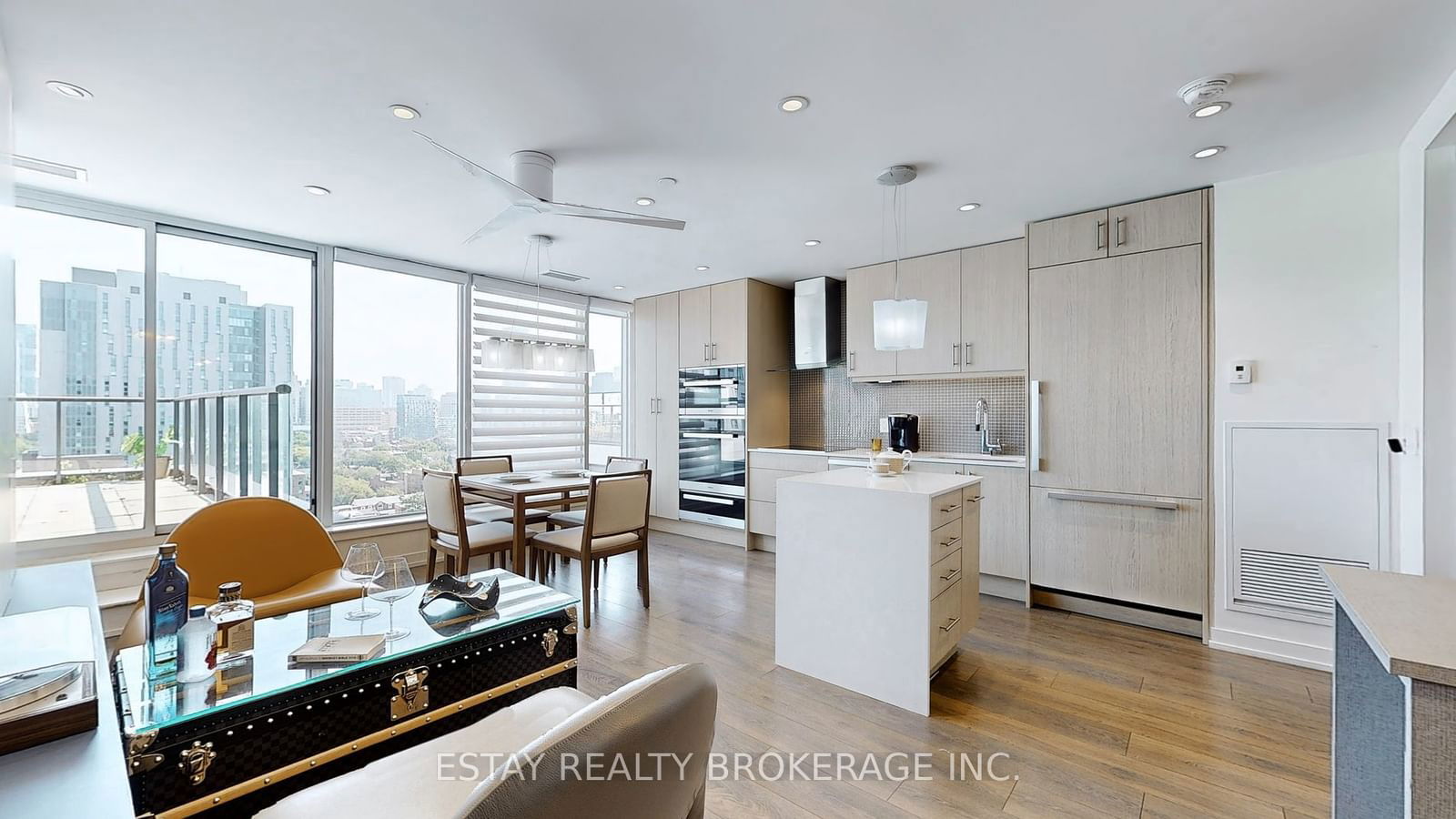 297 College St, unit 1601 for sale - image #4