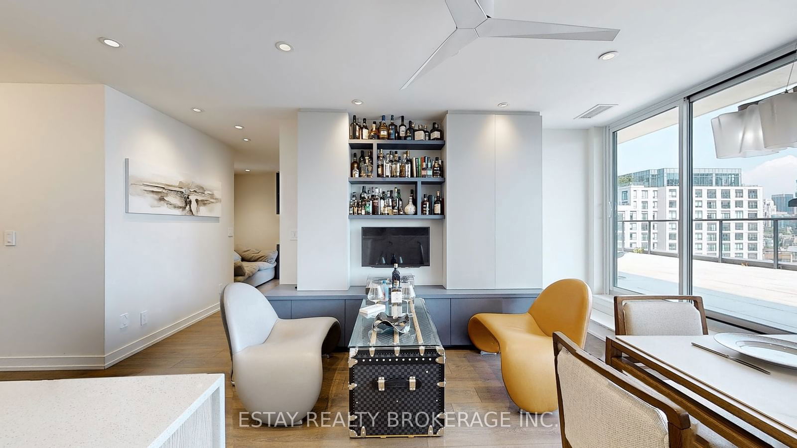 297 College St, unit 1601 for sale - image #5