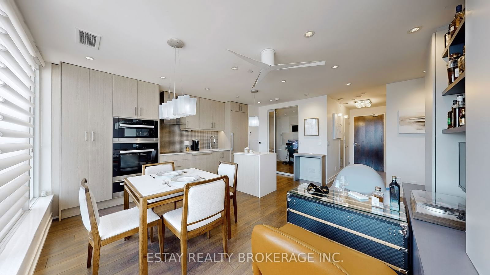 297 College St, unit 1601 for sale - image #6