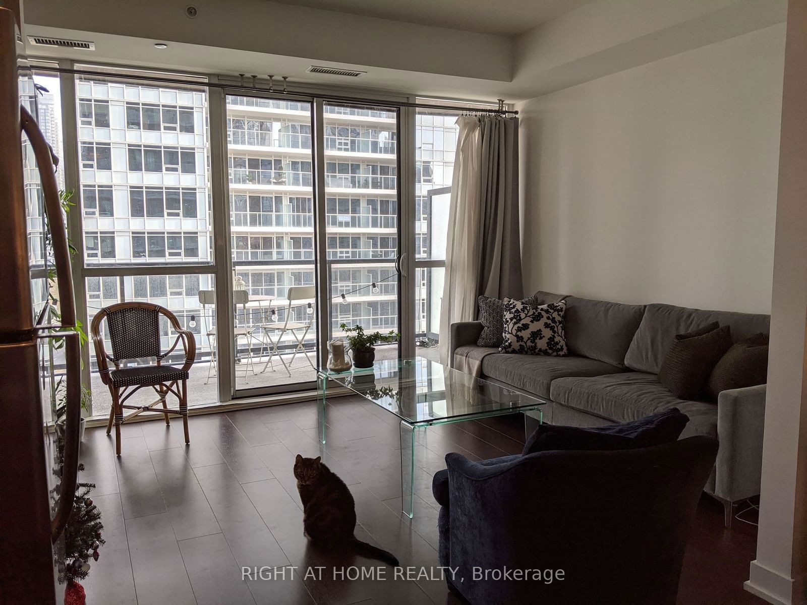 20 Bruyeres Mews, unit 1109 for rent