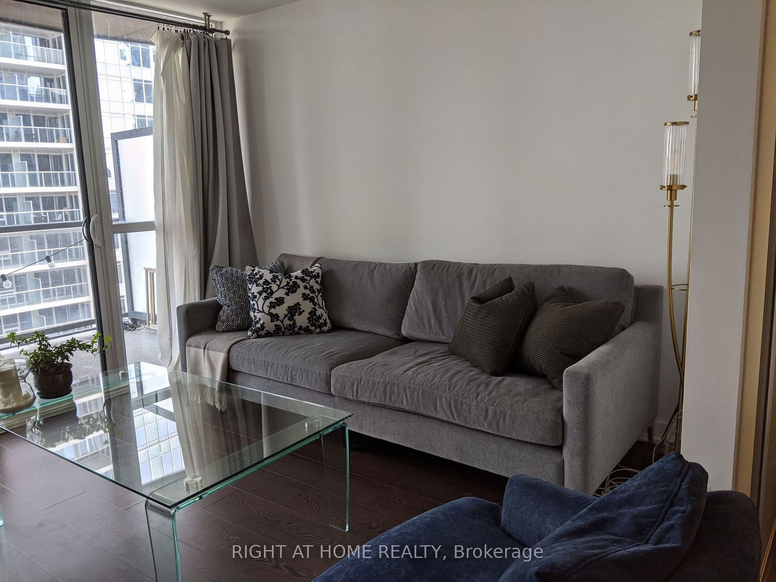 20 Bruyeres Mews, unit 1109 for rent - image #7