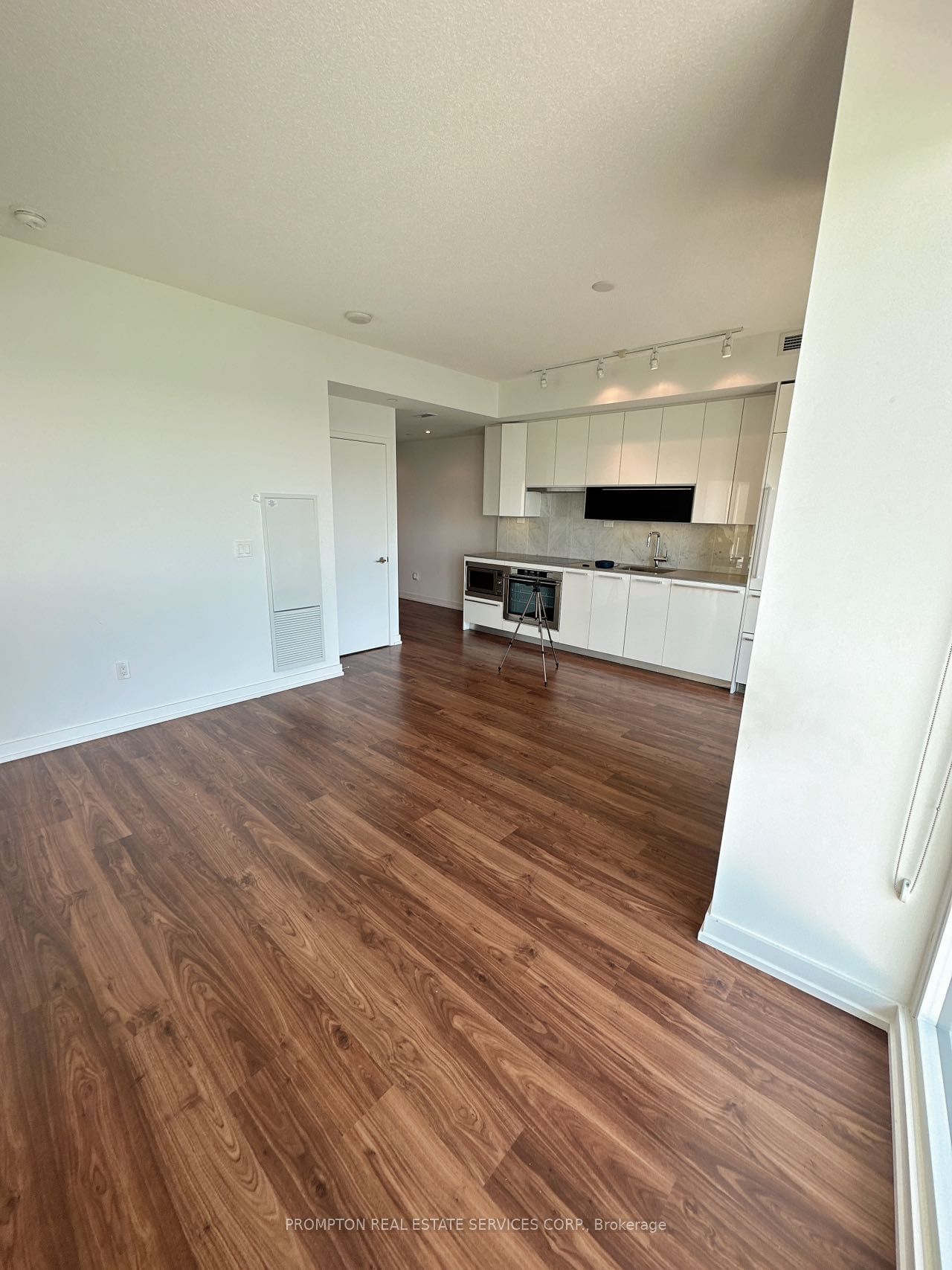 115 Mcmahon Dr, unit 310 for rent - image #8