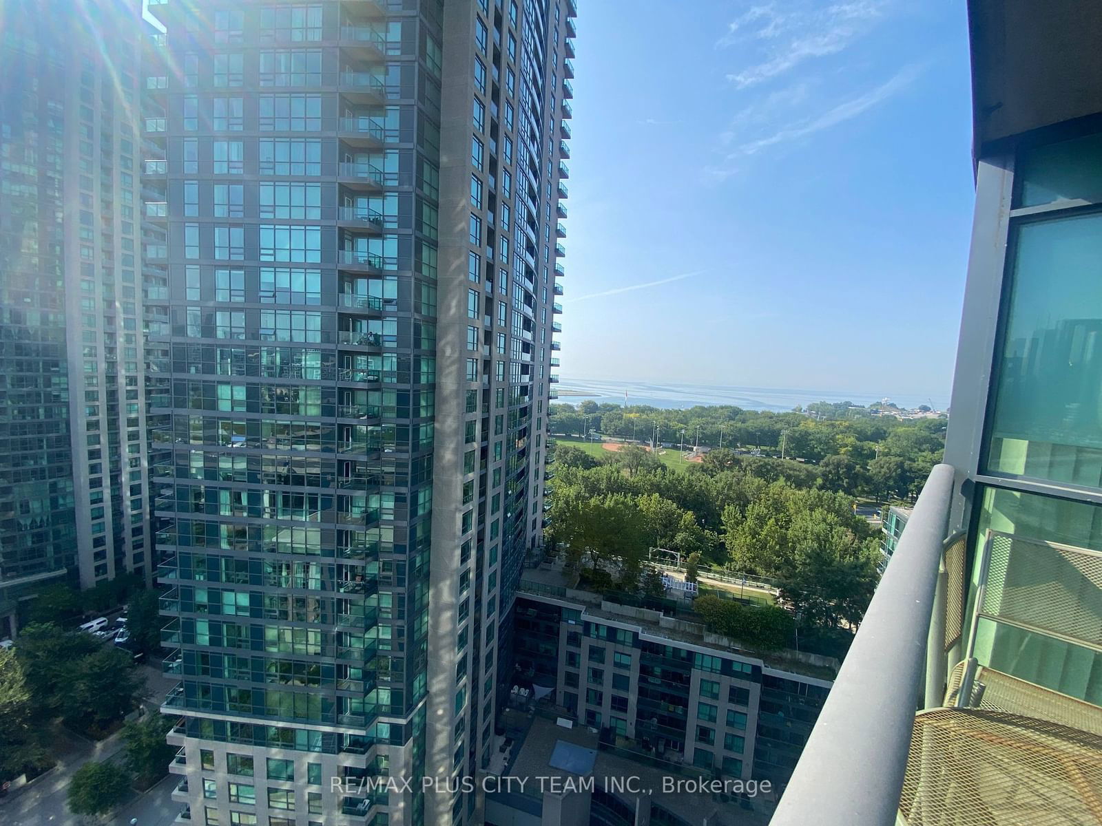 231 Fort York Blvd, unit 1811 for sale - image #16