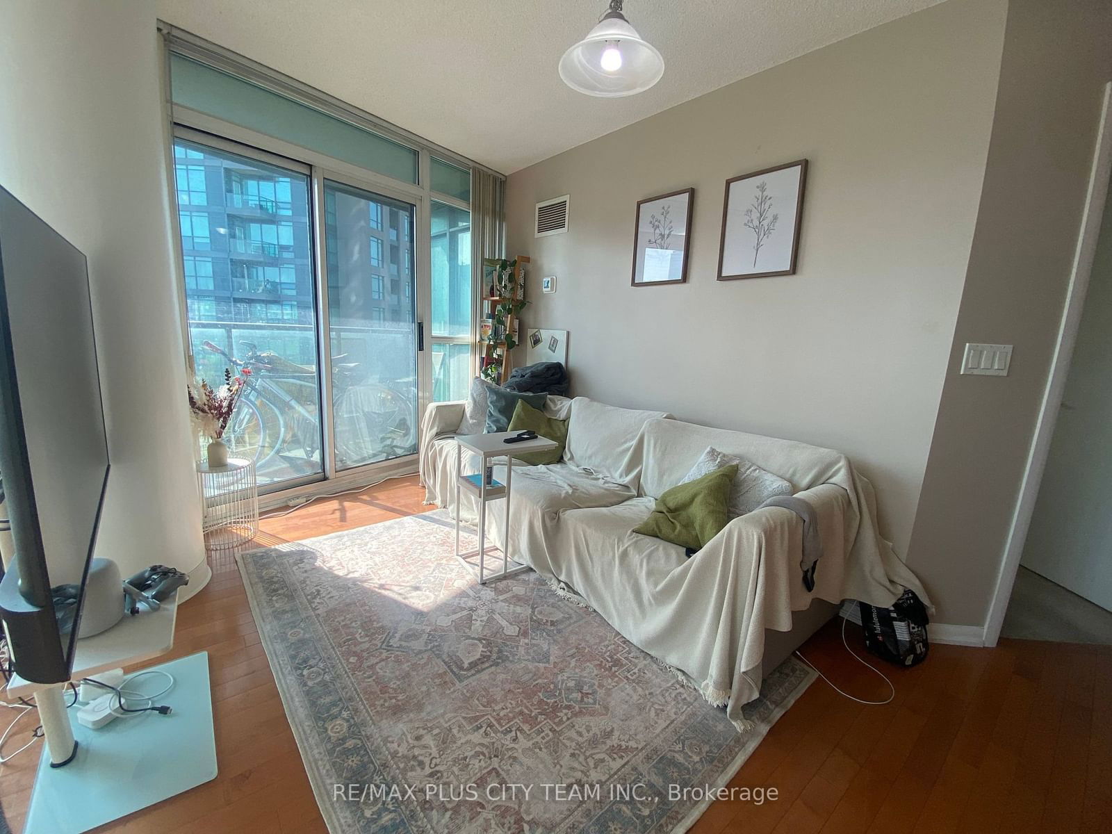 231 Fort York Blvd, unit 1811 for sale - image #2