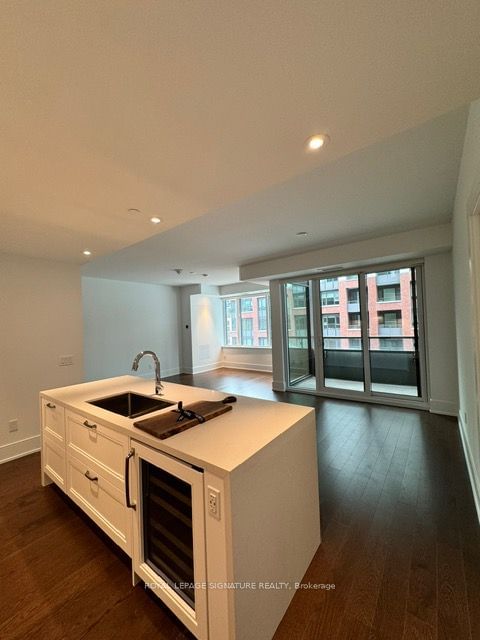 455 Wellington St W, unit 504 for rent - image #11