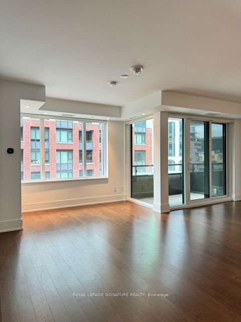 455 Wellington St W, unit 504 for rent