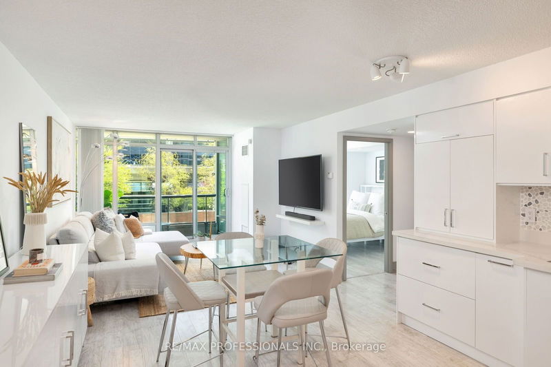 81 Navy Wharf Crt, unit 302 for sale - image #1