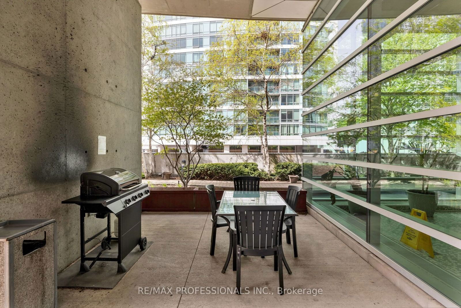 81 Navy Wharf Crt, unit 302 for sale