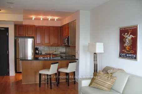 18 Yorkville Ave, unit 1904 for rent - image #3