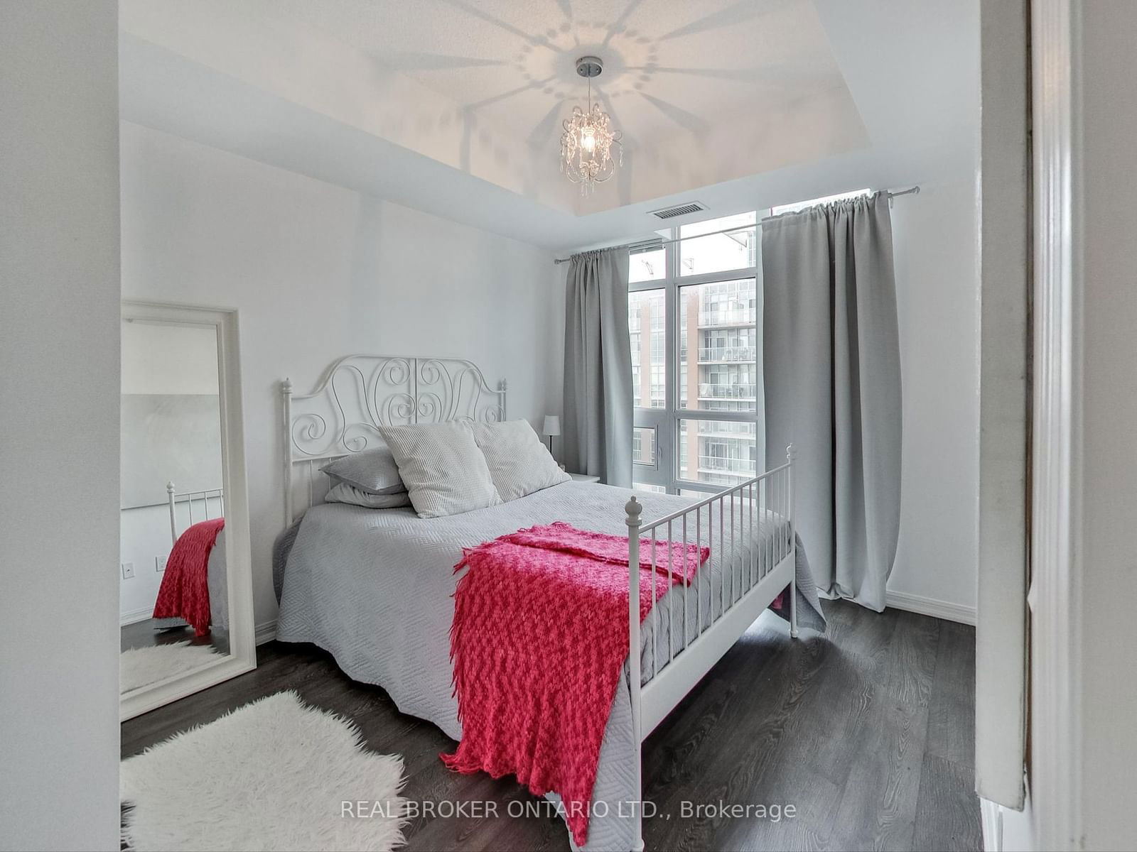 75 East Liberty St, unit 2108 for sale - image #21