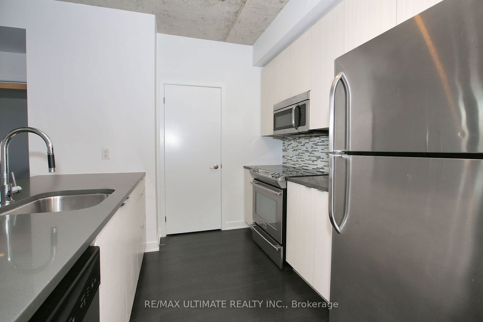 400 Wellington St W, unit 903 for rent - image #13