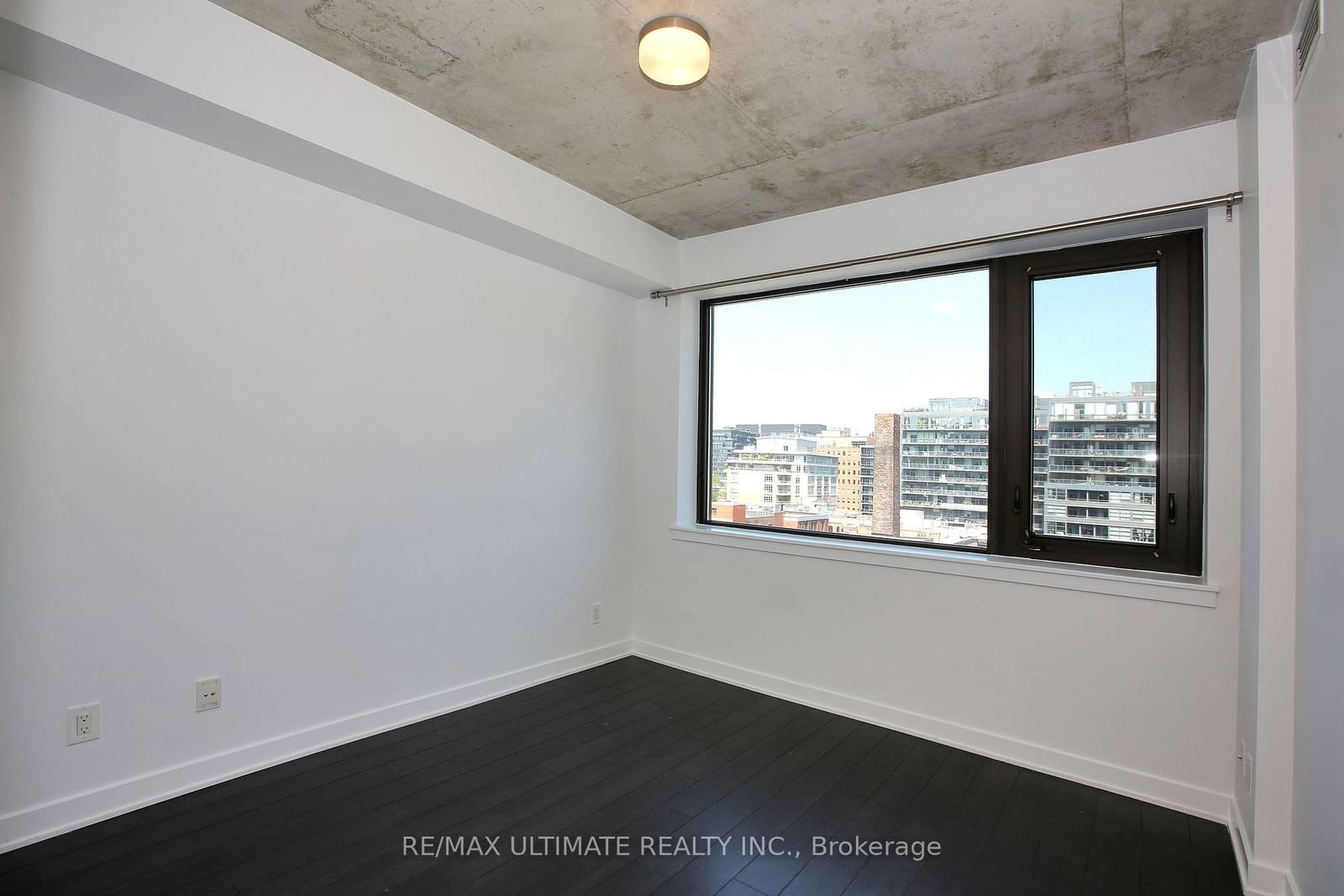 400 Wellington St W, unit 903 for rent - image #18