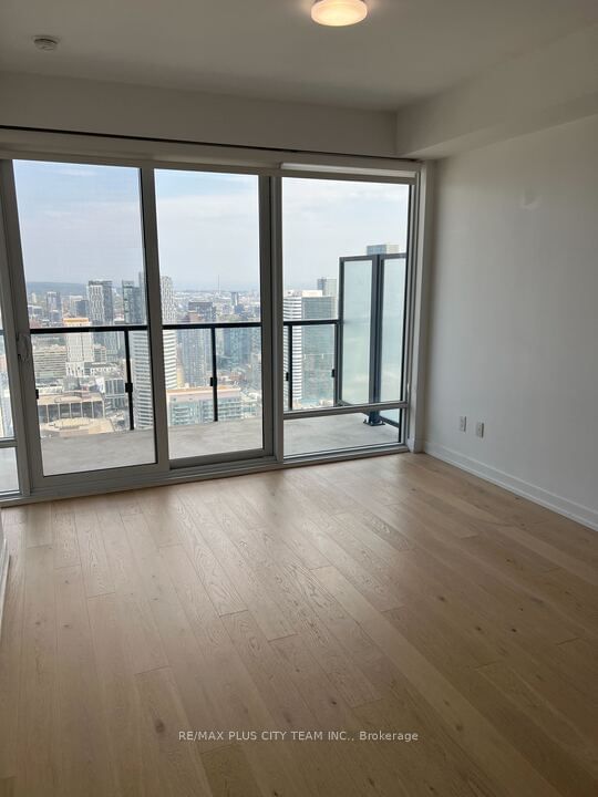 488 University Ave, unit 4505 for rent - image #3