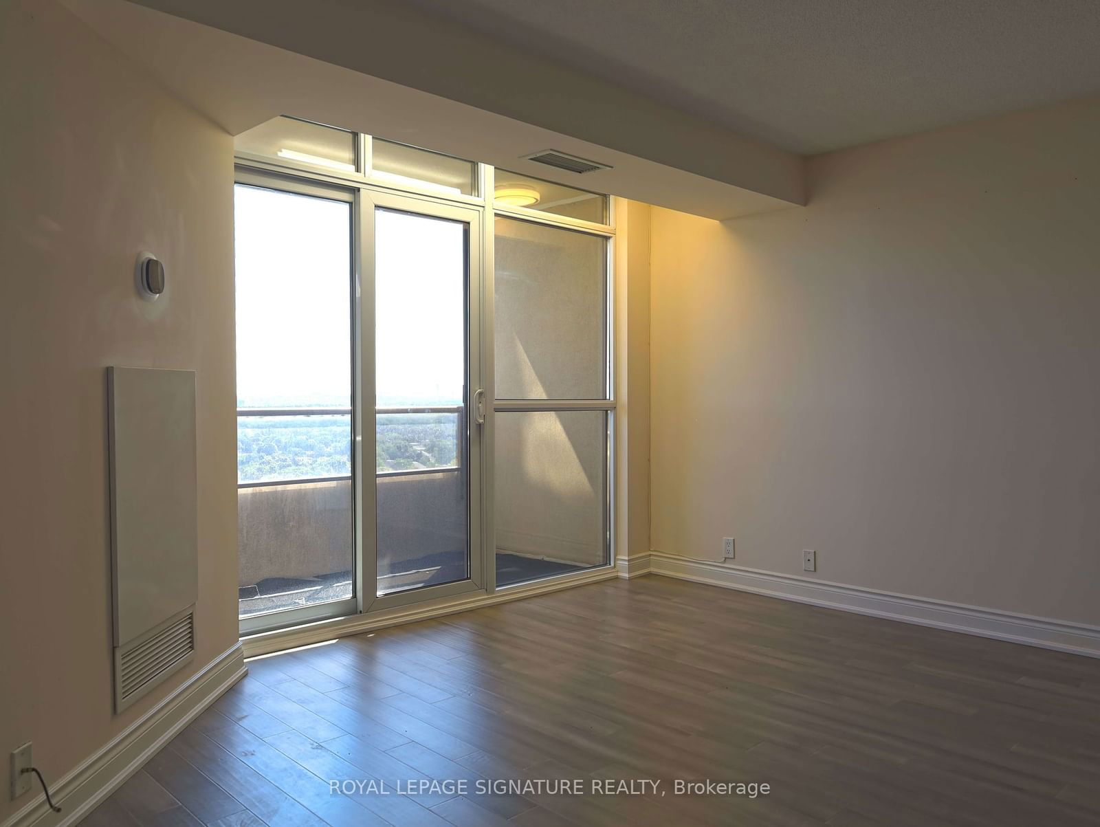 80 Harrison Garden Blvd, unit 1819 for rent