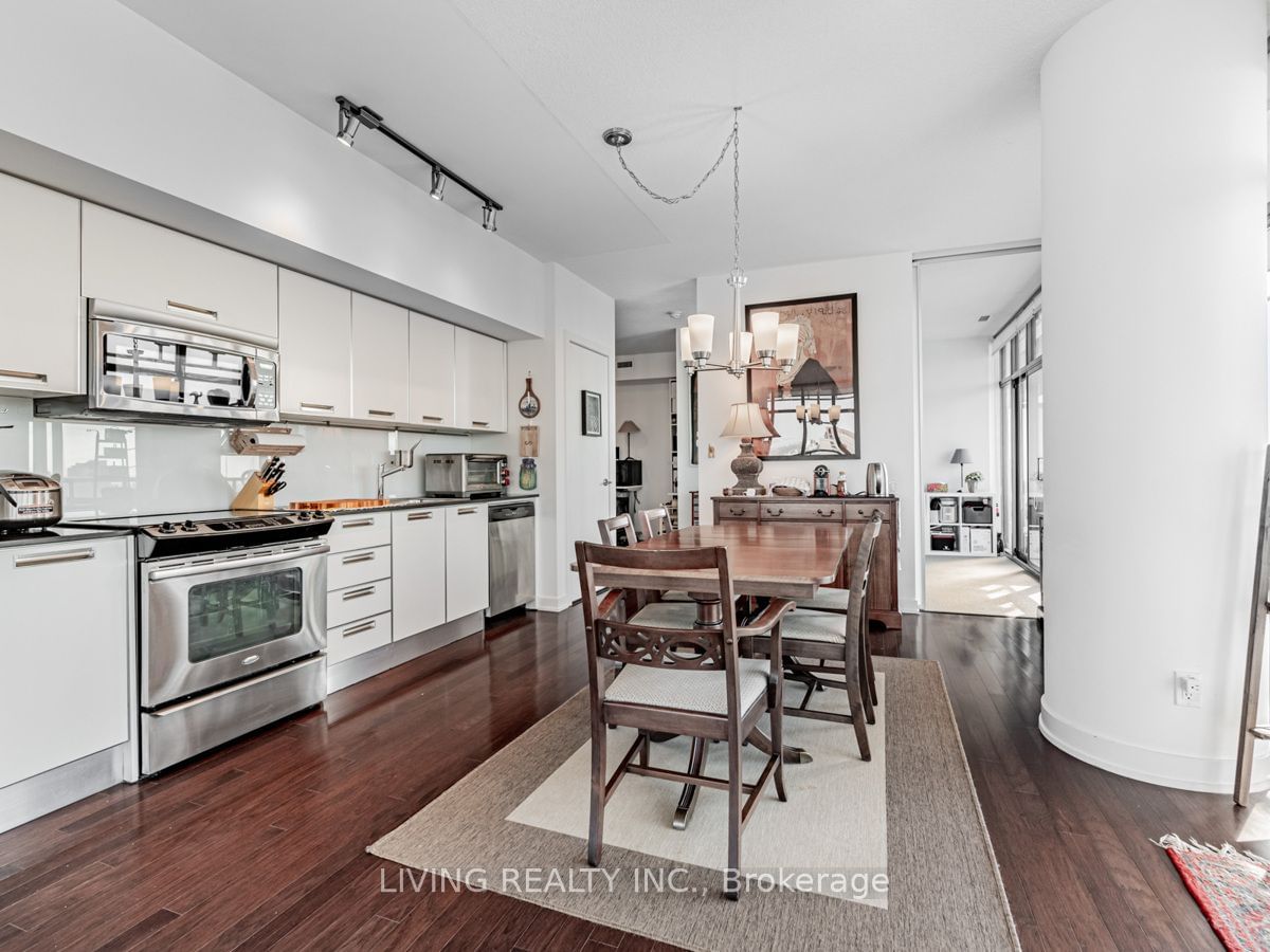 33 Charles St E, unit 2604 for sale - image #3